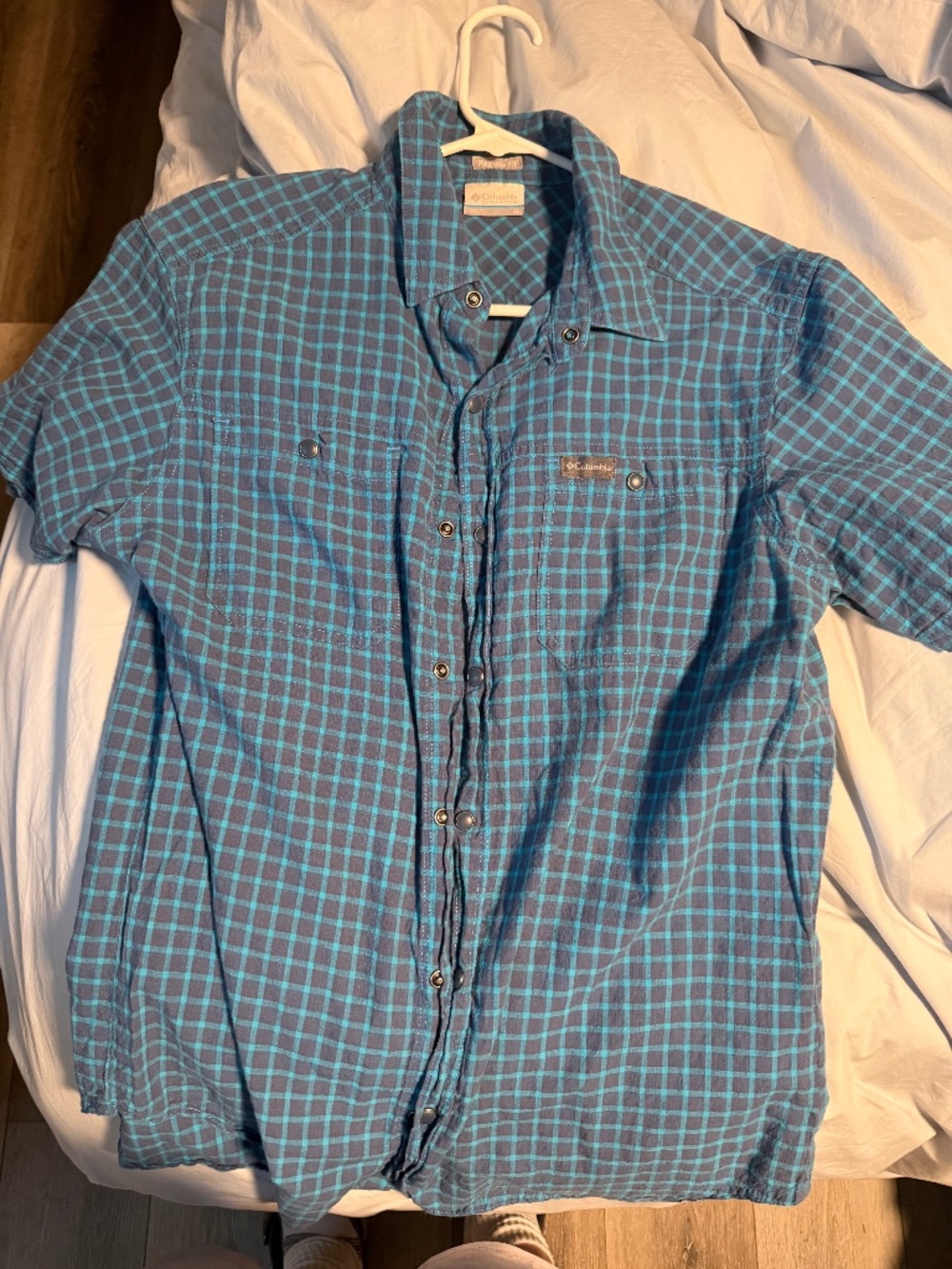 Columbia short sleeve shirt with snap buttons